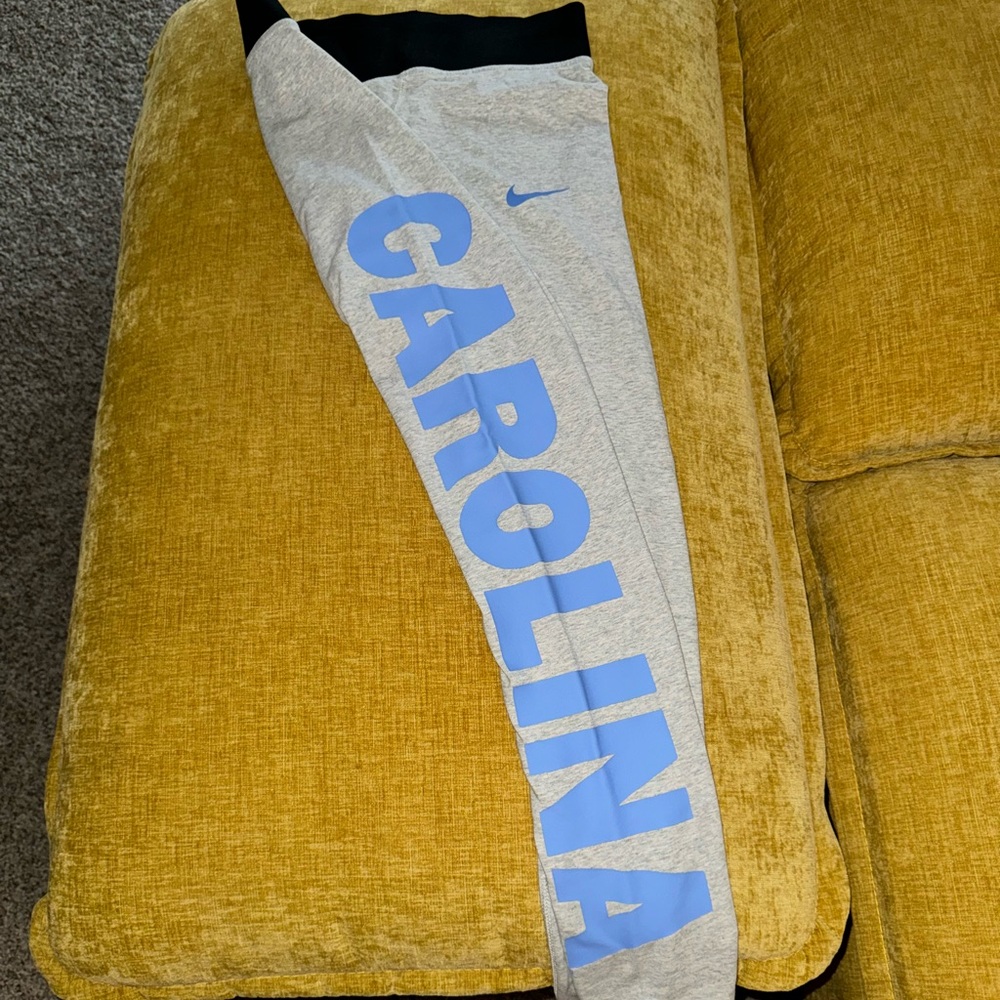 Nike UNC leggings